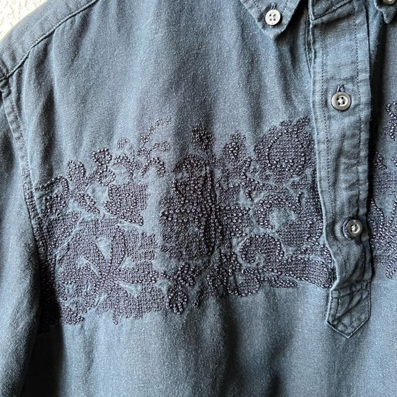 Banana Republic embroidered navy linen/cotton pullover polo - L - Picture 2 of 4